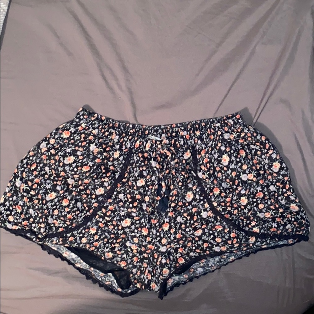 American eagle floral shorts